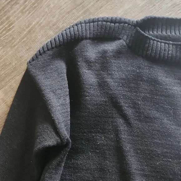 Sweater - Picture 4 of 6